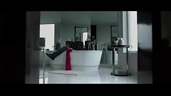 Видео в очень горячем белоснежной ванной